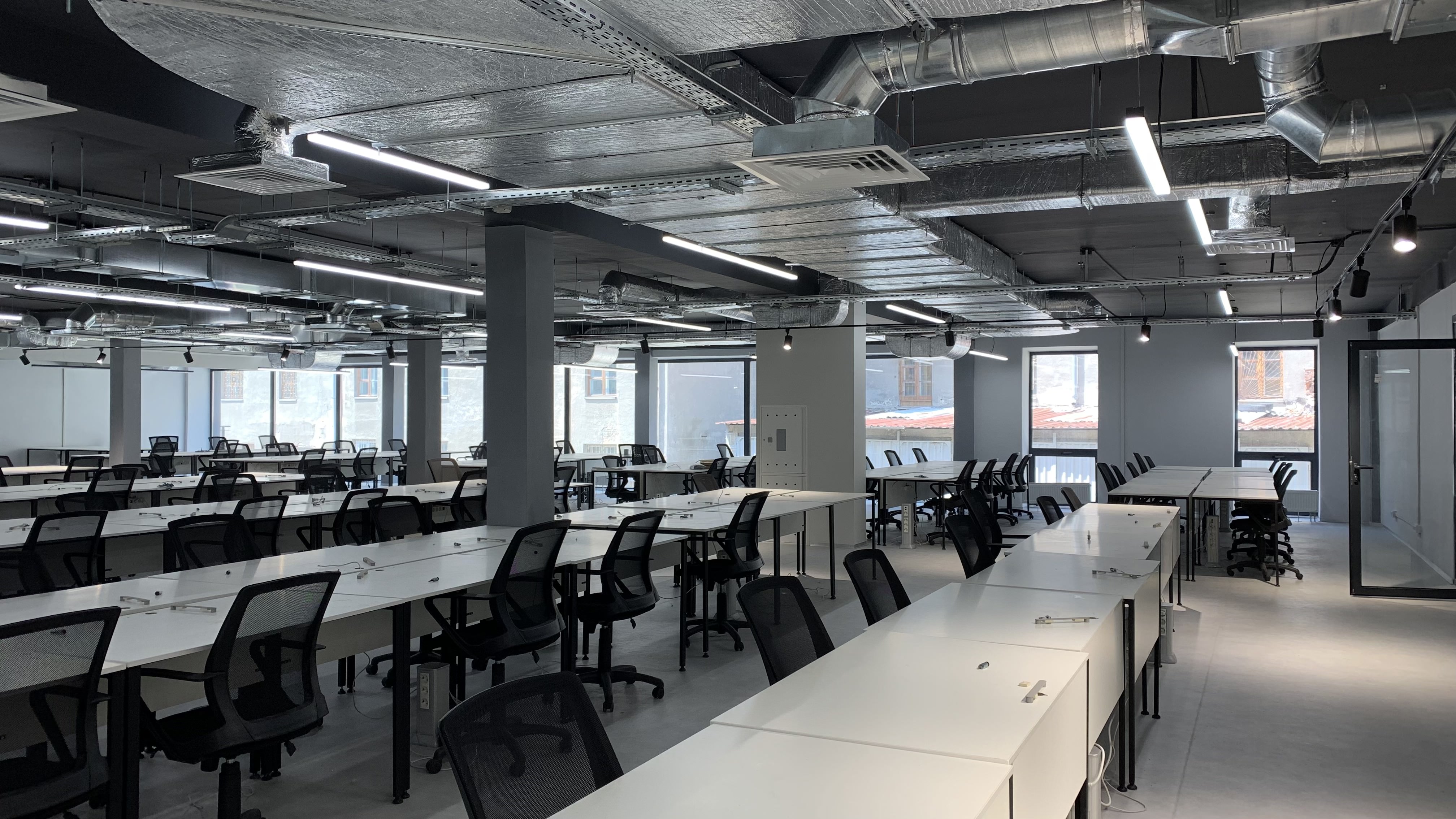 People collaborating in Innovation Campus